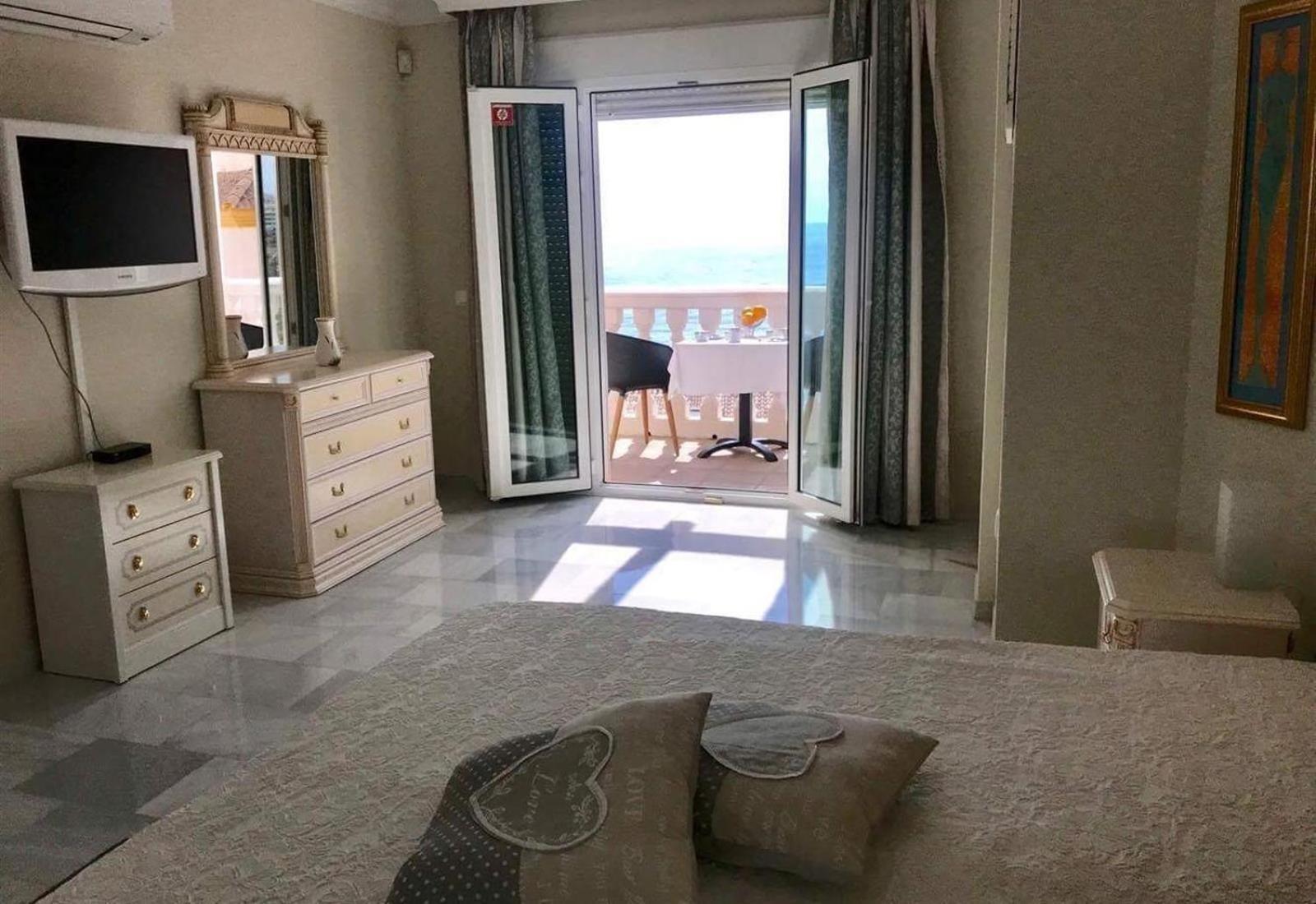 Great Townhouse 400m From The Holiday home Benalmadena