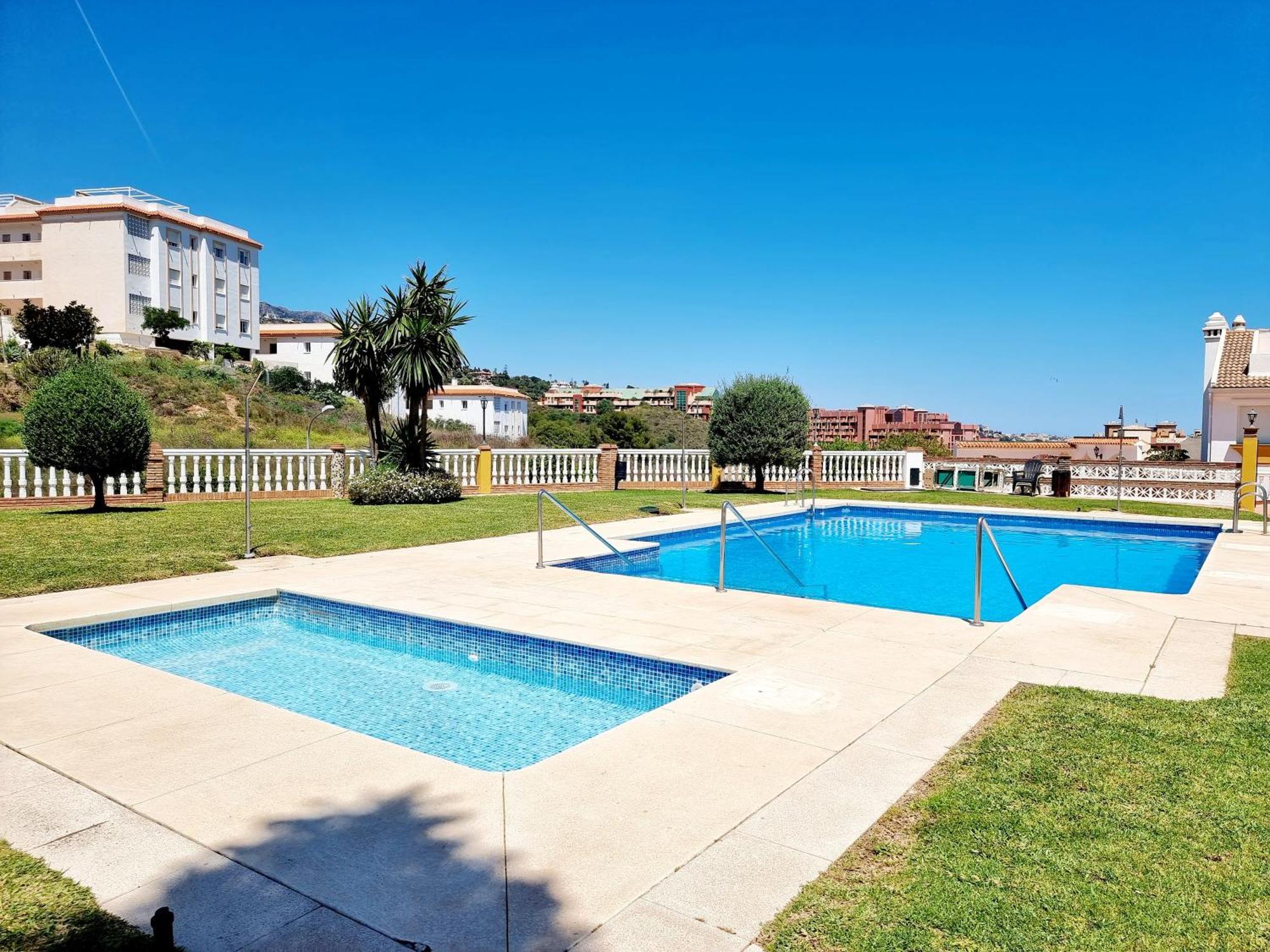 Great Townhouse 400m From The Benalmadena